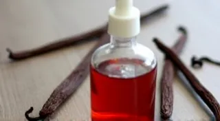 DIY Vanilla Extract: From Bean to Bottle